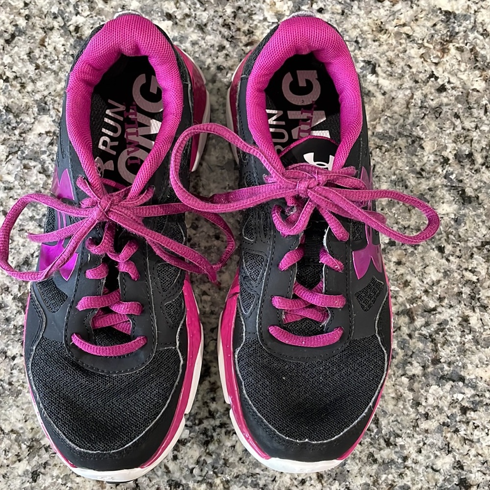 Under Armour Shoes - Picture 8 of 9